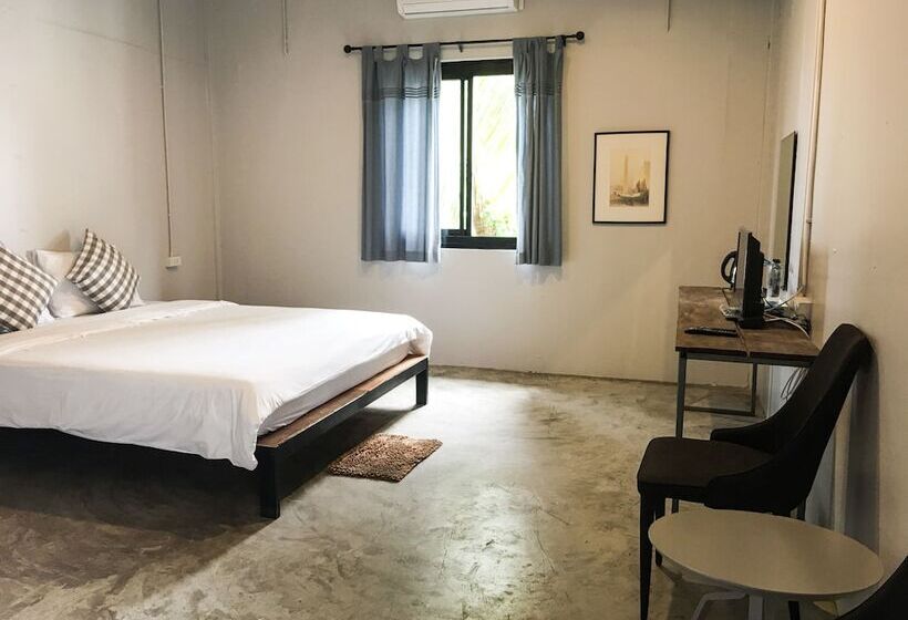 غرفة قياسية, Nokhook House