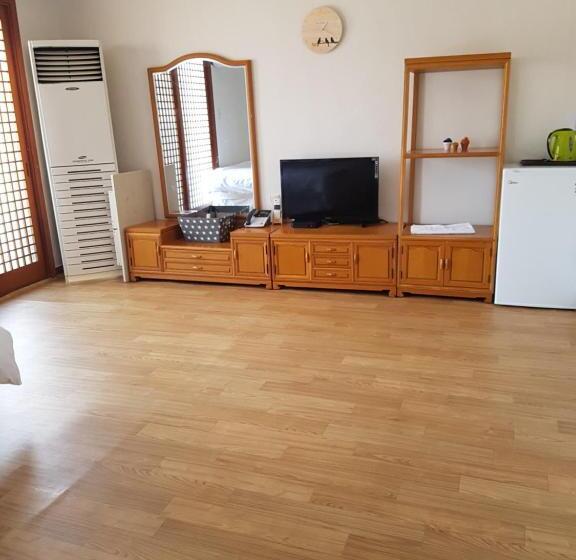 חדר משפחתי דלוקס, Seorak Dongchun Youthtel Hostel