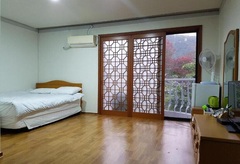 חדר משפחתי, Seorak Dongchun Youthtel Hostel