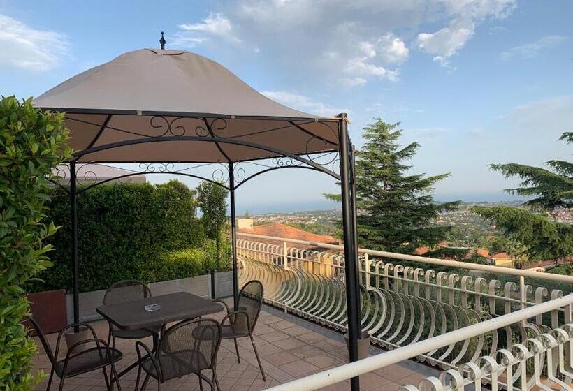 إستوديو قياسى مطل على البحر, Etna Royal View