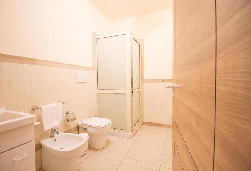 غرفة قياسية رباعية, Etna Royal View