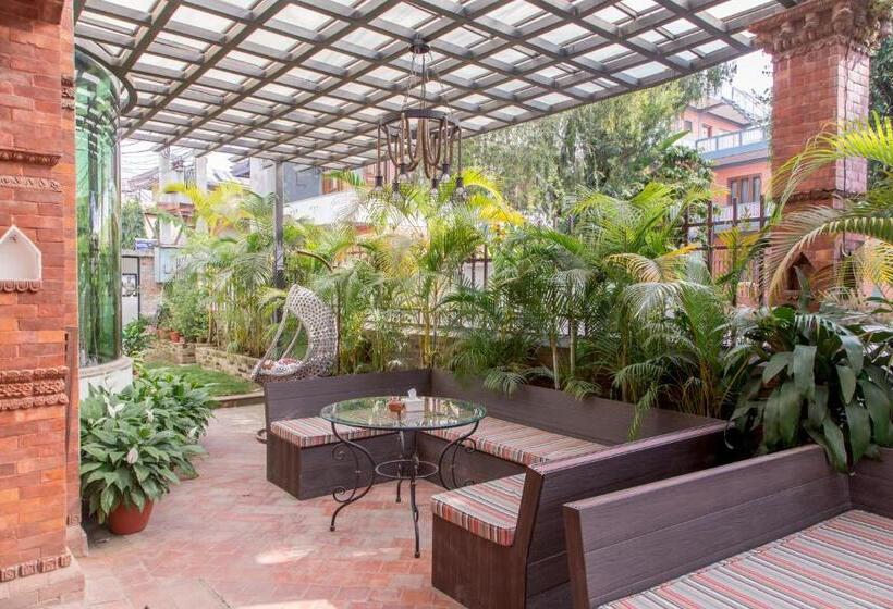 اتاق سوپریور با وان آب گرم, Dahlia Boutique