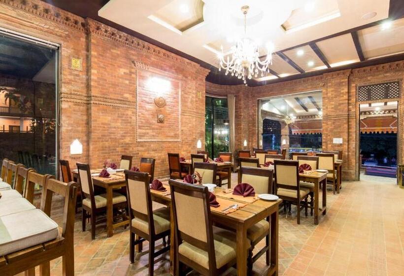 اتاق سوپریور با وان آب گرم, Dahlia Boutique