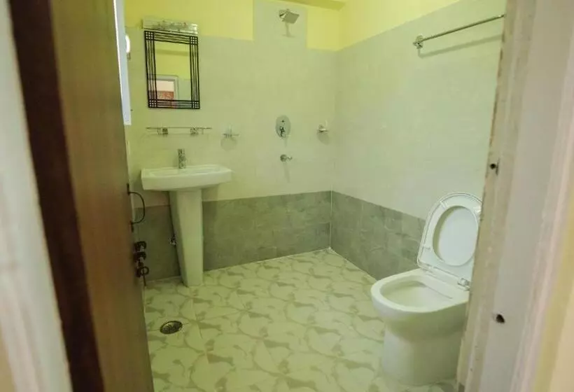 اتاق استاندارد یک نفره, Himalayan Inn