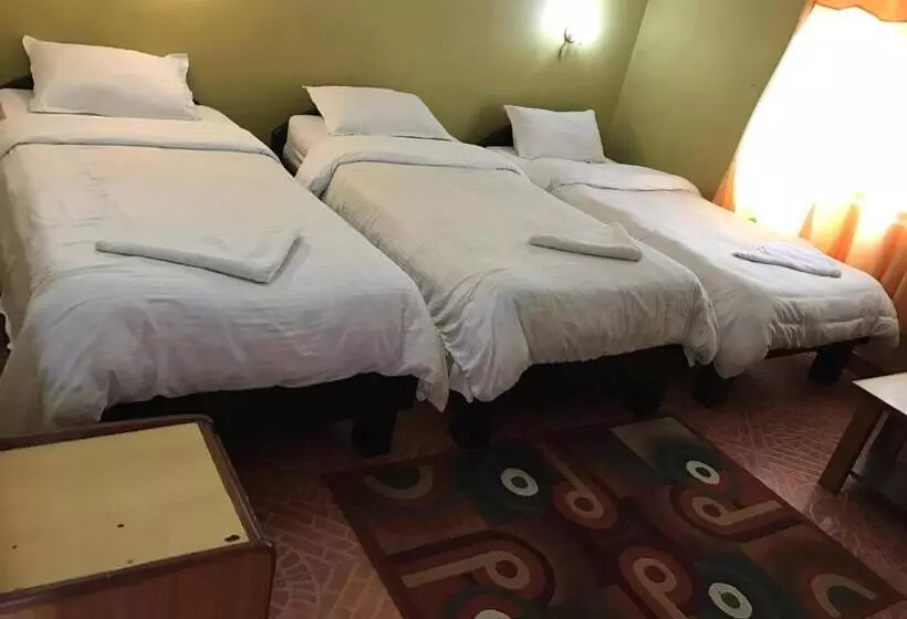 اتاق استاندارد سه نفره, Himalayan Inn