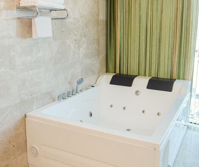 エクゼクティブスイート, Jrw Welmond