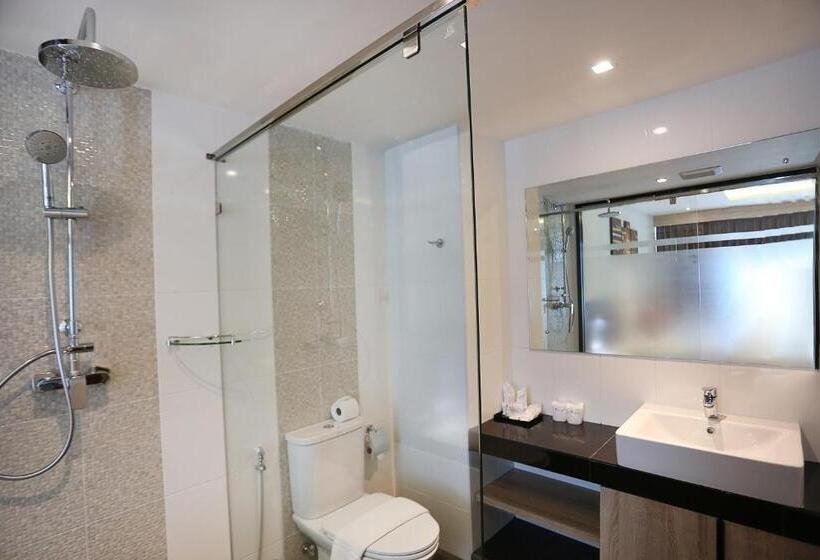 발코니 디럭스 룸, Paripas Patong Resort Sha Extra Plus