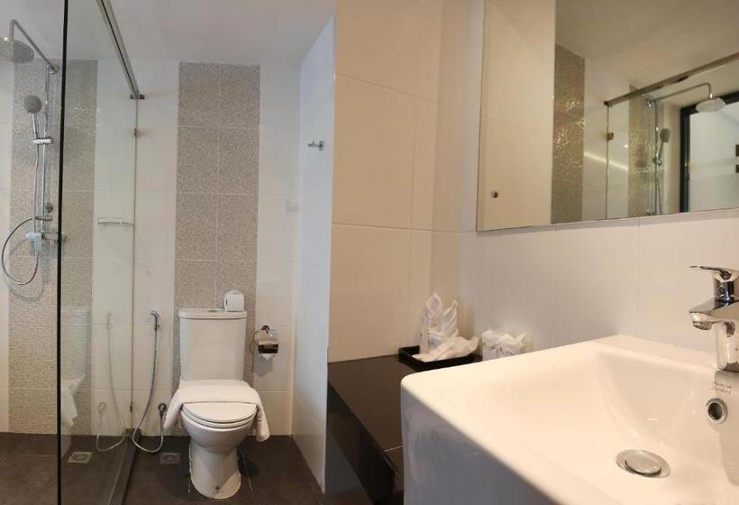 발코니 디럭스 룸, Paripas Patong Resort Sha Extra Plus