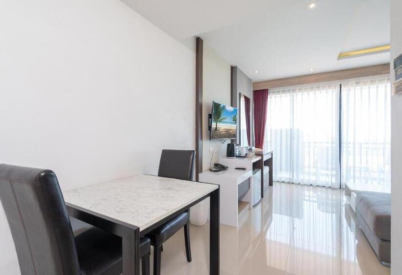 발코니가 있는 스위트, Paripas Patong Resort Sha Extra Plus