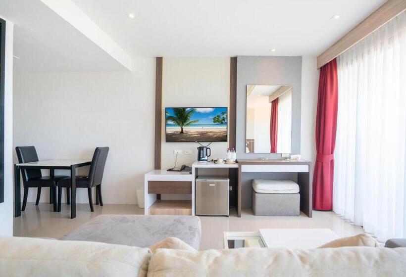 발코니가 있는 스위트, Paripas Patong Resort Sha Extra Plus