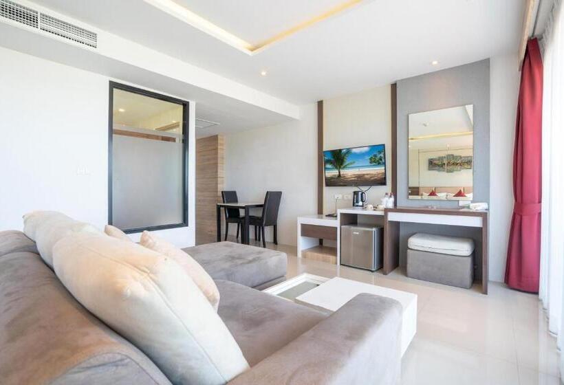 발코니가 있는 스위트, Paripas Patong Resort Sha Extra Plus