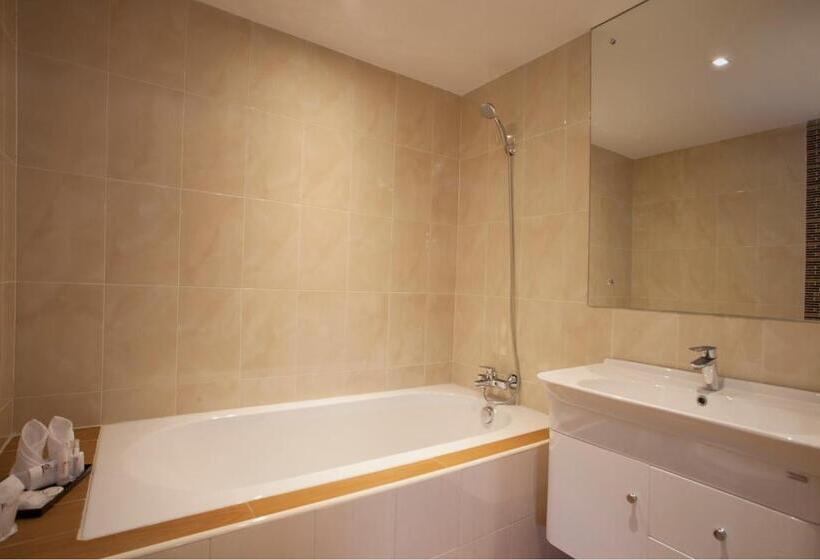 패밀리 룸, Paripas Patong Resort Sha Extra Plus