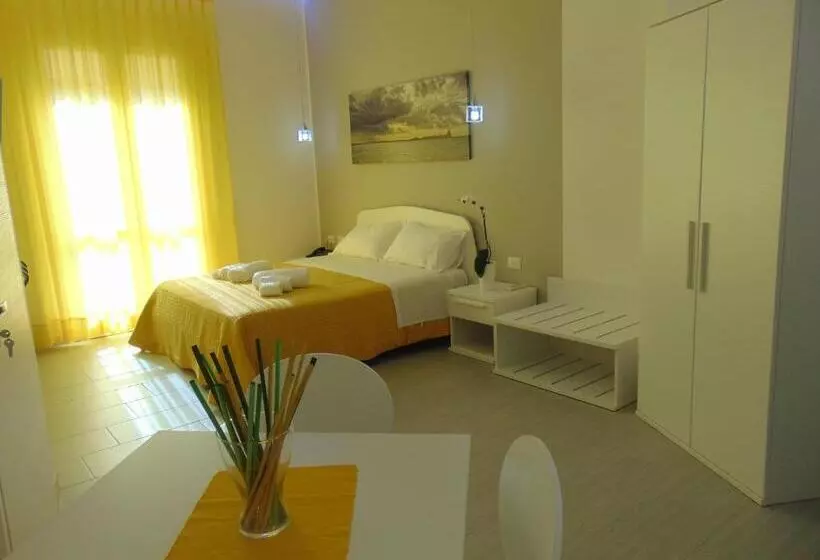 اتاق استاندارد سه نفره, Residence Le Isole
