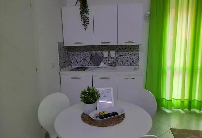 اتاق استاندارد چهار تخته, Residence Le Isole