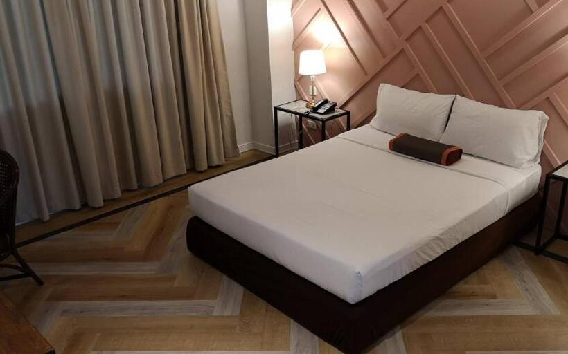 キングサイズベッドのデラックスルーム, The Regent Ubon