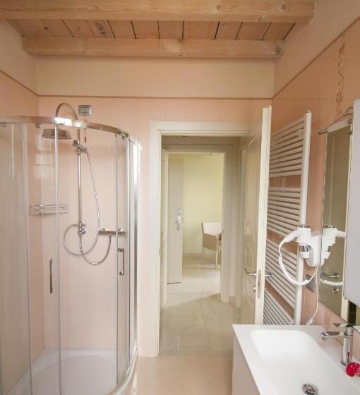 جناح جونيور, Villa Maranello