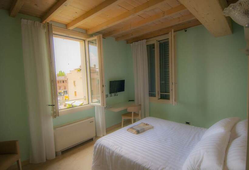 جناح جونيور, Villa Maranello