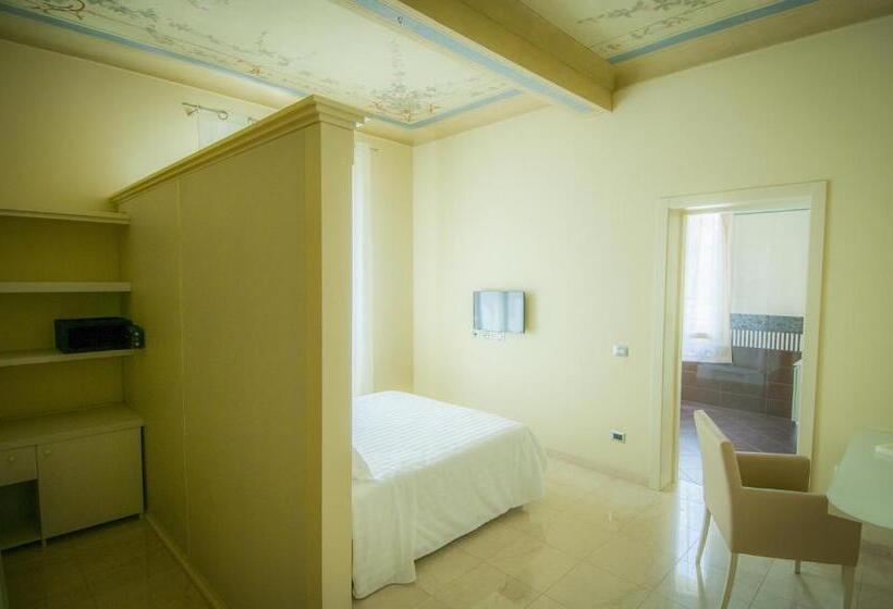 جناح جونيور, Villa Maranello