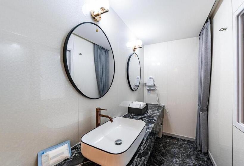 اتاق استاندارد, Voll