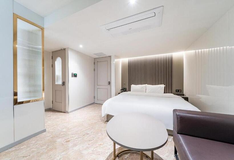 اتاق استاندارد, Voll