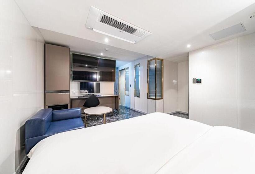 اتاق استاندارد, Voll