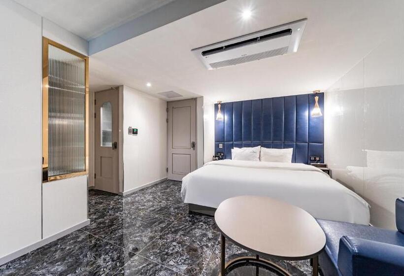 اتاق استاندارد, Voll