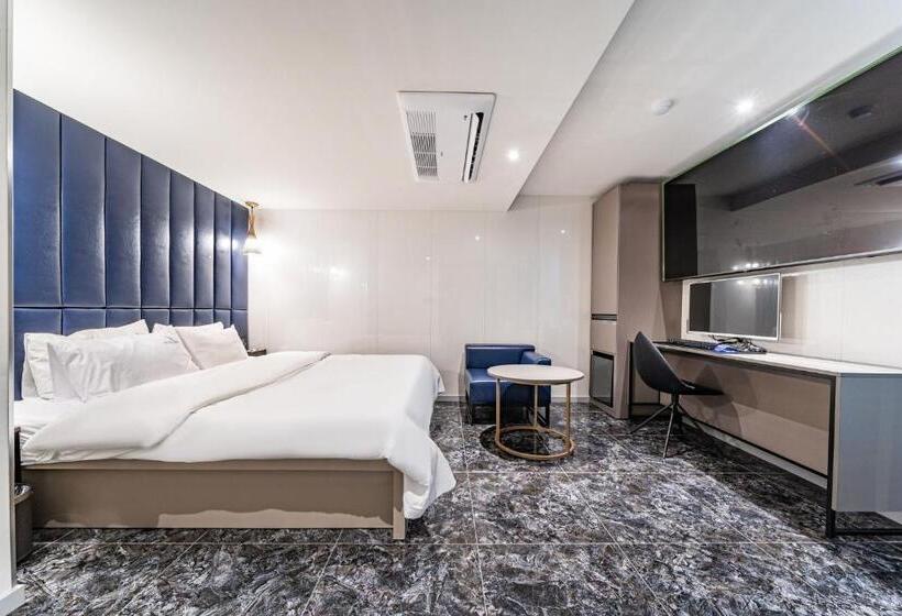 اتاق استاندارد, Voll