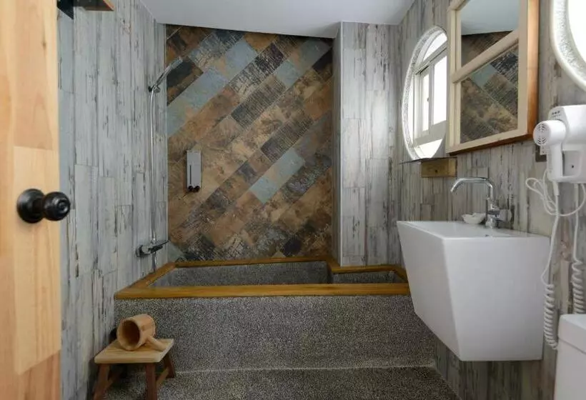 اتاق لوکس, Hualien Wow Hostel
