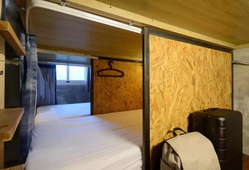 تختخواب در اتاق مشترک, Hualien Wow Hostel