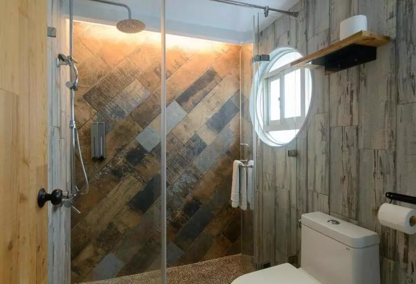 تختخواب در اتاق مشترک, Hualien Wow Hostel