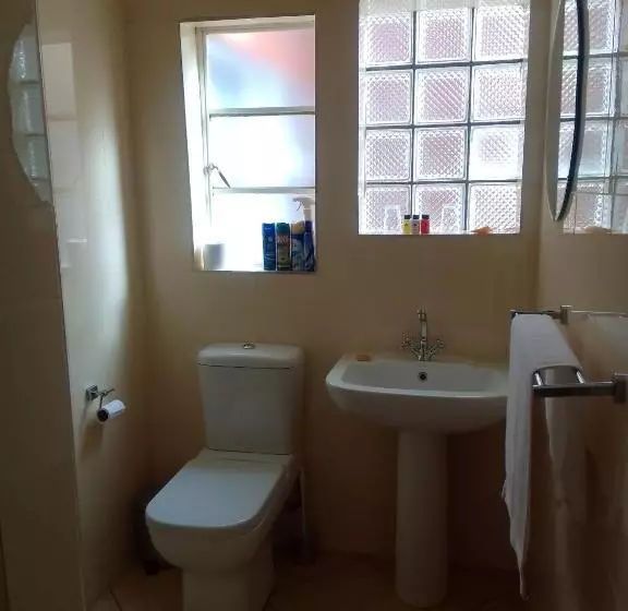 اتاق استاندارد با چشم‌انداز کوهستان, Botleng Guest House