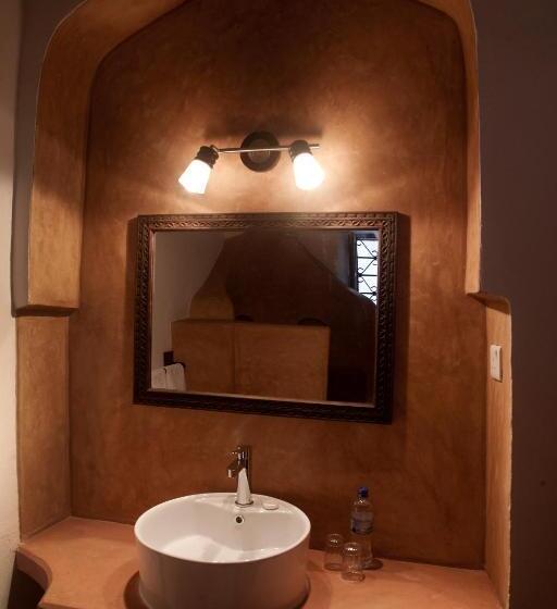 标准间, Hiliki House