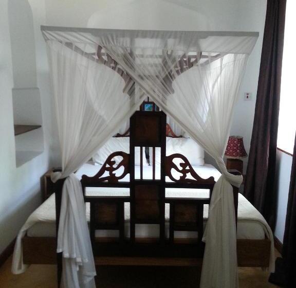 标准间, Hiliki House