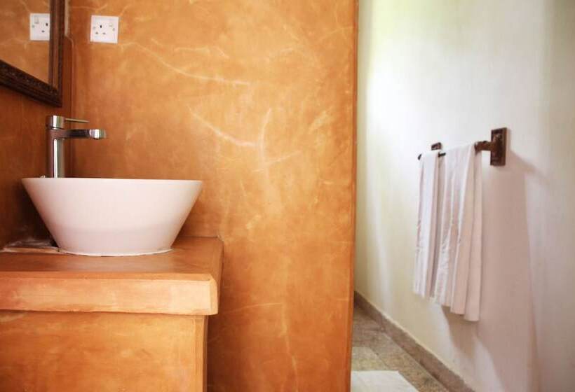 标准间, Hiliki House