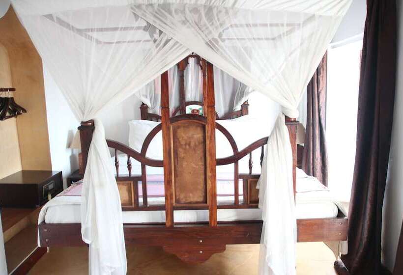 标准间, Hiliki House