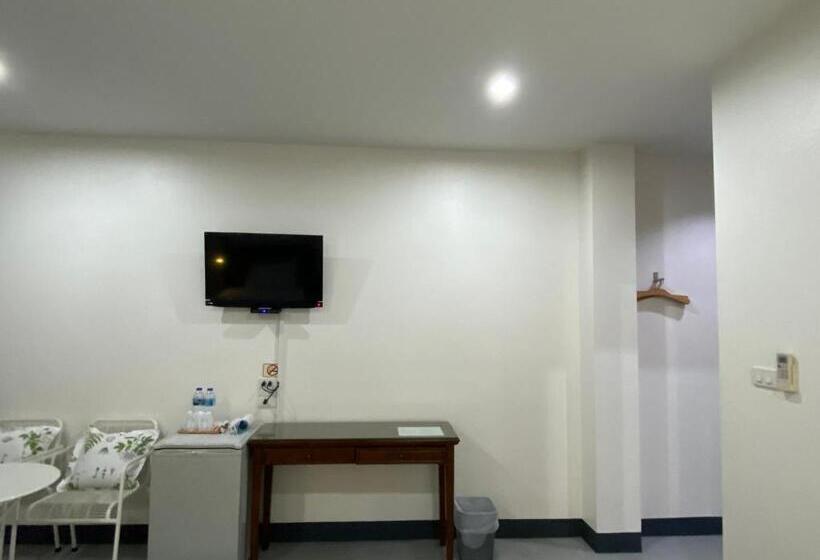 수피리어 룸, The 9th House