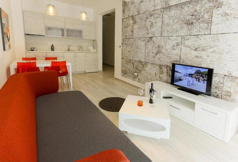 آپارتمان 1 خوابه با چشمانداز جانبی دریا, Apart Hotel Sea Fort