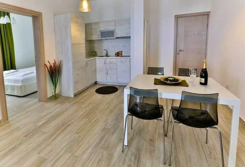 آپارتمان 2 خوابه با چشم‌انداز دریا, Apart Hotel Sea Fort