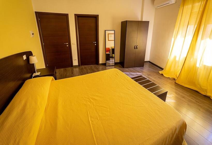 חדר סטנדרט לשלושה, Difronte Ai Musei Vaticani