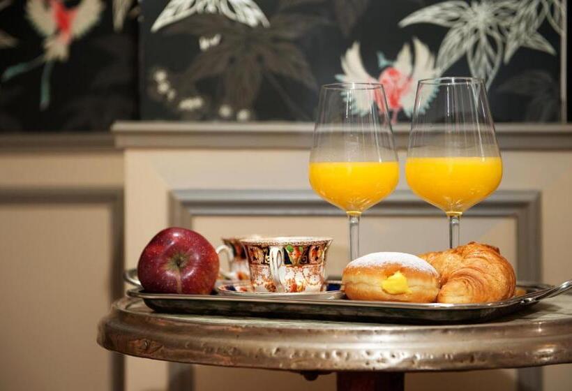 اتاق لوکس با بالکن, Residenza Borsari