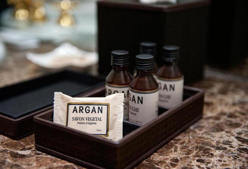 آپارتمان یک خوابه با دری مشترک که هال را جدا می کند., Residenza Borsari