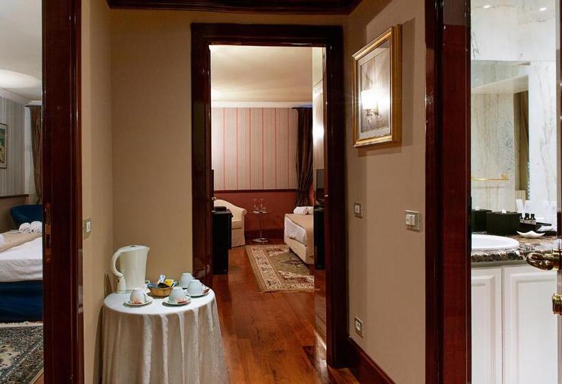 آپارتمان یک خوابه با دری مشترک که هال را جدا می کند., Residenza Borsari