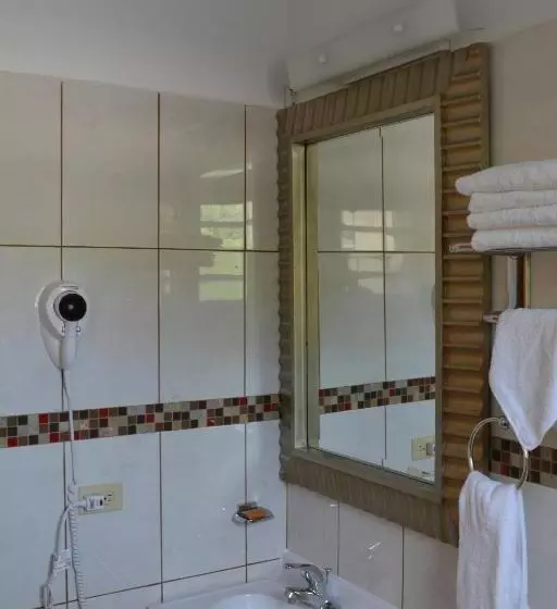 اتاق استاندارد, Alicia's Inn