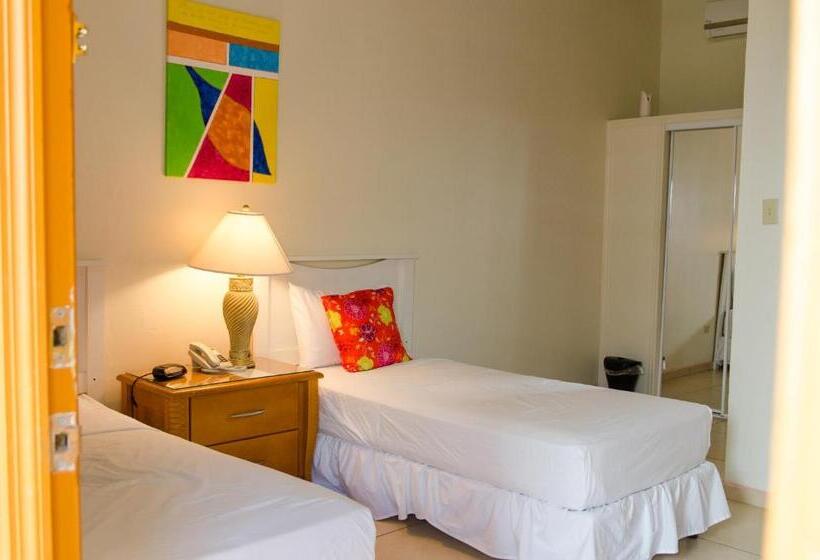 اتاق استاندارد, Alicia's Inn