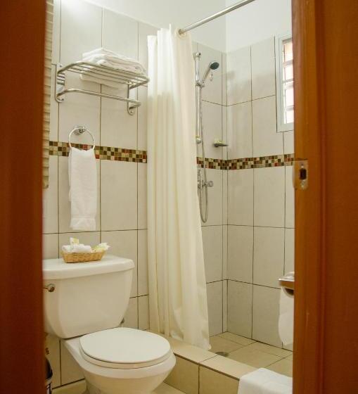 استودیوی استاندارد, Alicia's Inn