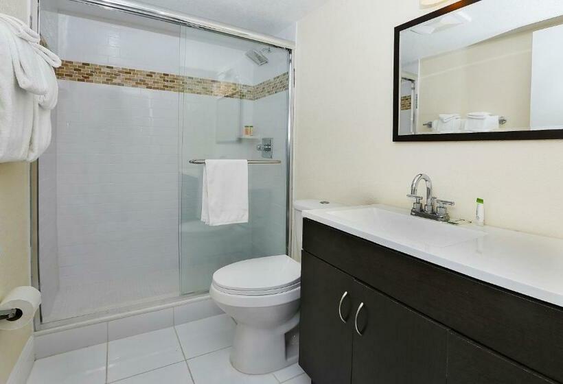 جناح عائلي, Chateau Mar Beach Resort