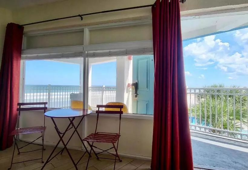 キングサイズベッドのスイートルーム, Chateau Mar Beach Resort