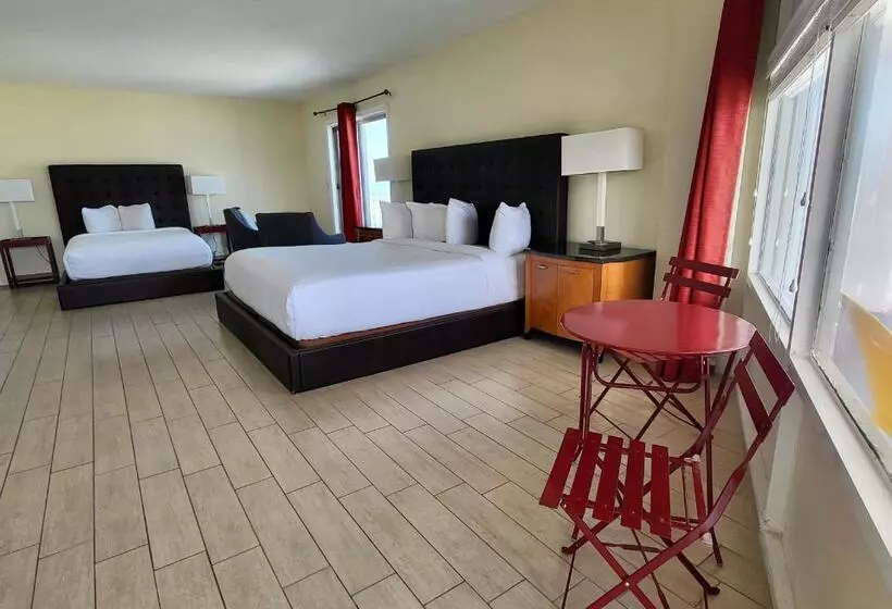 キングサイズベッドのスイートルーム, Chateau Mar Beach Resort