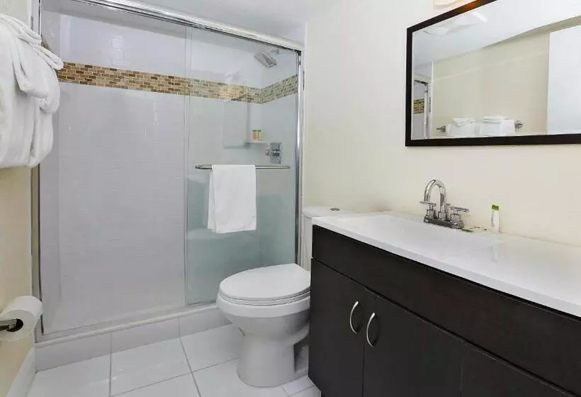 身障者適用キングサイズベッドルーム, Chateau Mar Beach Resort