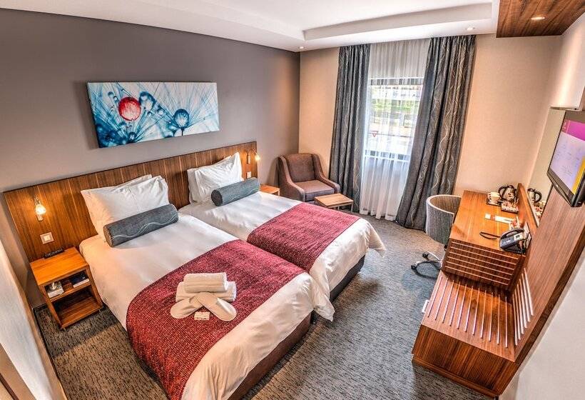 Номер Стандарт, City Lodge Hotel Waterfall City